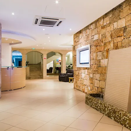 Ax Sunny Coast & St. Paul's Bay