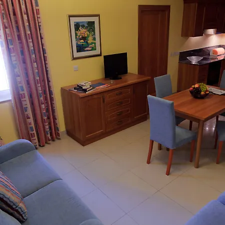 Hotel apartamentowy Ax Sunny Coast &
