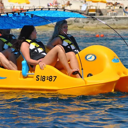 Ax Sunny Coast & Ξενοδοχείο με διαμερίσματα Σεντ Πόλς Μπέι