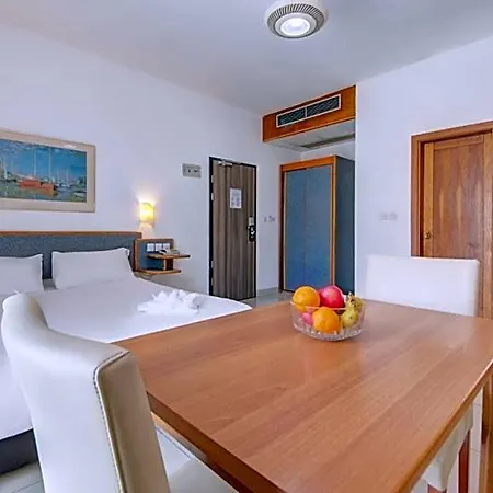Ax Sunny Coast & 4*