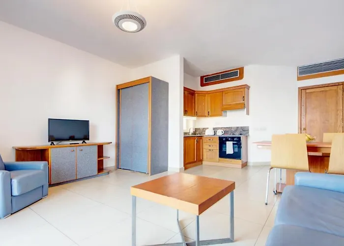 Ax Sunny Coast & St. Paul's Bay