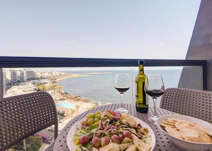 Ax Sunny Coast & St. Paul's Bay