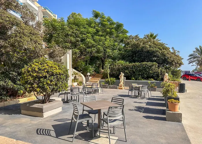 Ax Sunny Coast & St. Paul's Bay