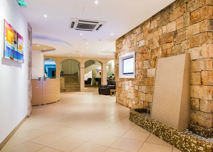 Ax Sunny Coast & St. Paul's Bay