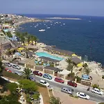 Ax Sunny Coast & 4* セント・ポールズ・ベイ