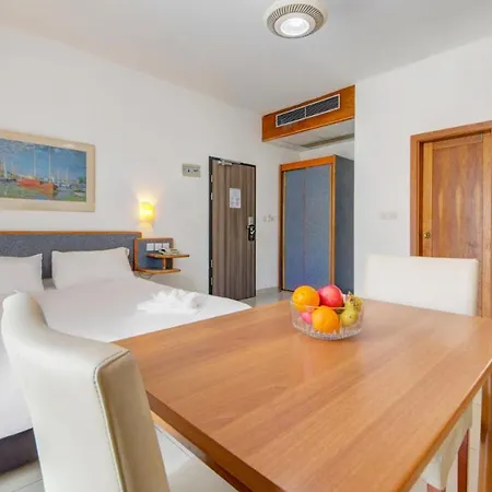 Ax Sunny Coast & Aparthotel 4*