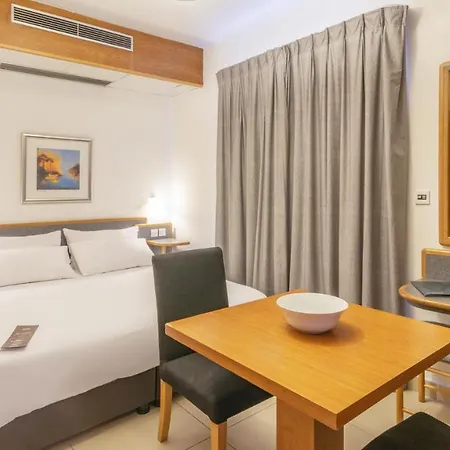 Ax Sunny Coast & 4*