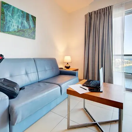 Ax Sunny Coast & 4*